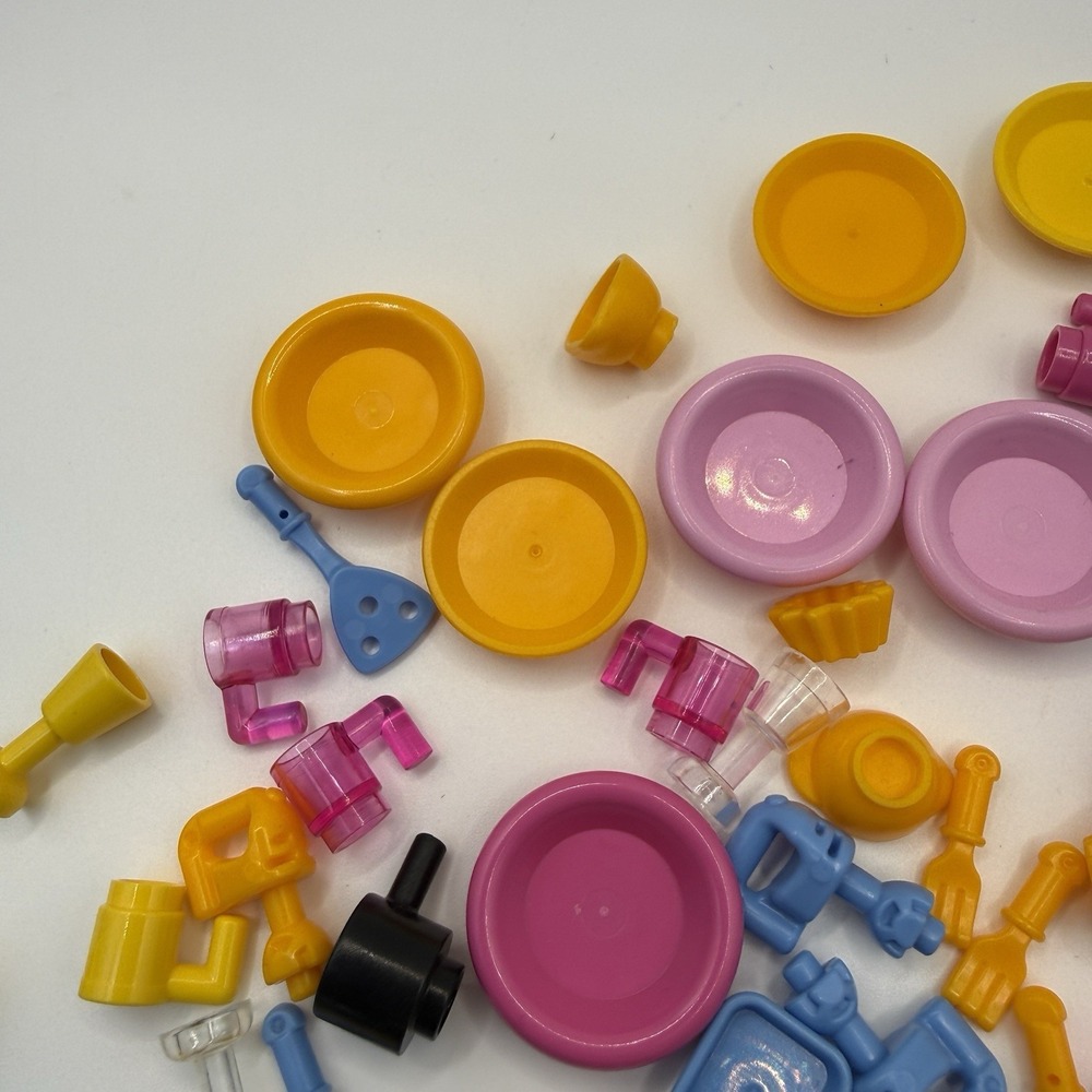 LEGO 50 Piece Kitchen Accessories Lot - Plates, Cups, Pans, Silverwear 004 - Picture 3 of 6